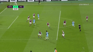 英超焦点战：利物浦主场迎战热刺,（英超重磅对决：利物浦坐镇主场对阵热刺）