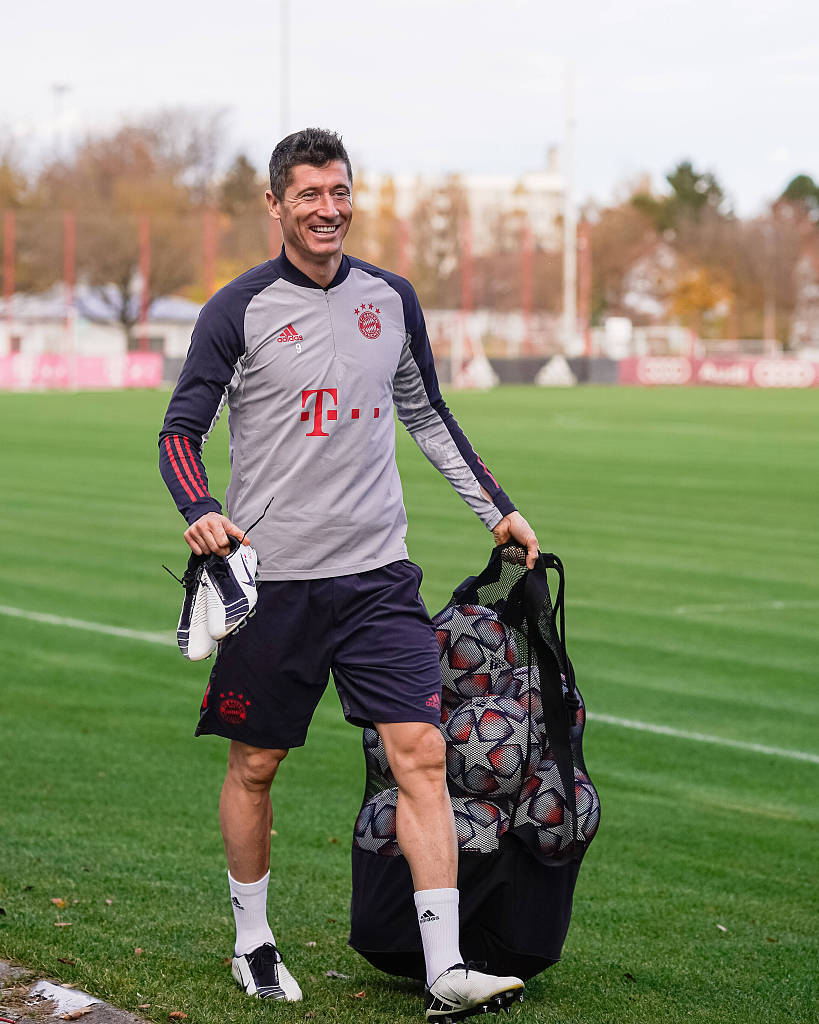 晋鹏翔：感谢每一位球迷，这一路有你们才够滚烫（晋鹏翔：感谢所有球迷，有你们相伴，这段旅程才更炽热）