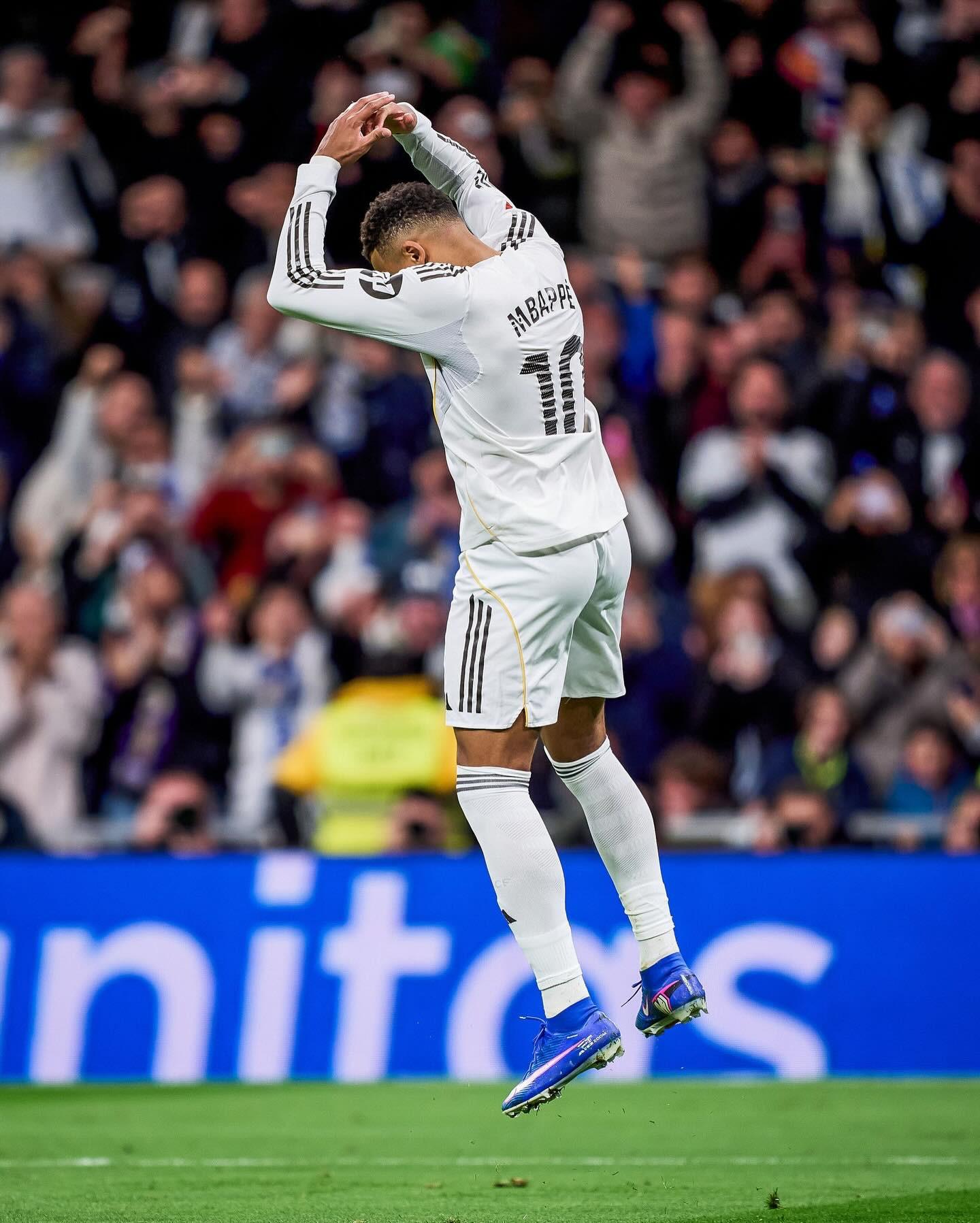 卡尔：我从凯恩、基米希等队友身上学到很多东西（卡尔：凯恩、基米希等队友让我受益匪浅）