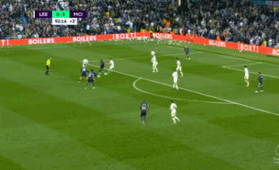 萨里：建议把VAR设备放的离替补席远一点，裁判需要冷静判断（萨里呼吁将VAR设备与替补席保持更大距离，裁判需冷静作出判罚）