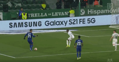 又伤了！巴萨官方：奥尔莫左肩脱臼，预计伤缺一个月（巴萨官宣奥尔莫左肩脱臼，预计缺阵一个月）